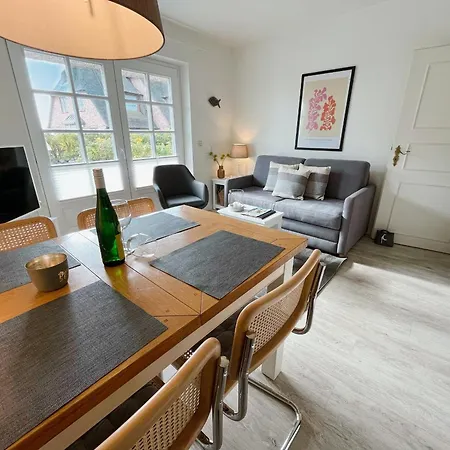 Raantem Hues, Ra04 *